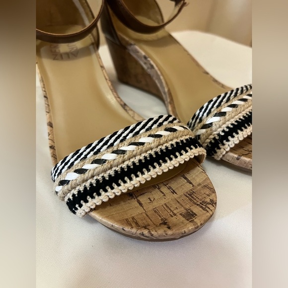 Naturalizer women’s wedge Velcro strap heel sandal summer vibes comfort - Picture 3 of 8